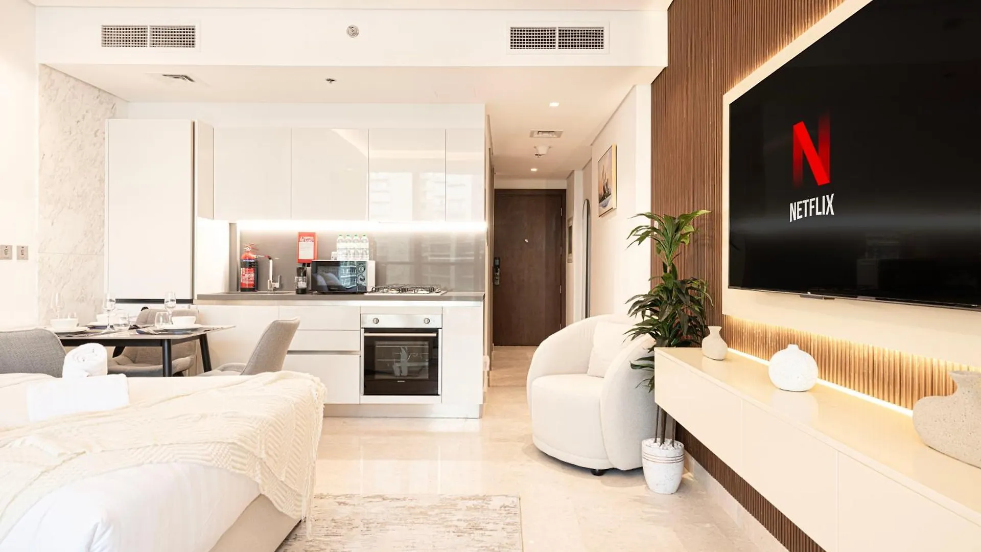 Outstanding New Studio With 2 Double Beds,In Downtown Dubai