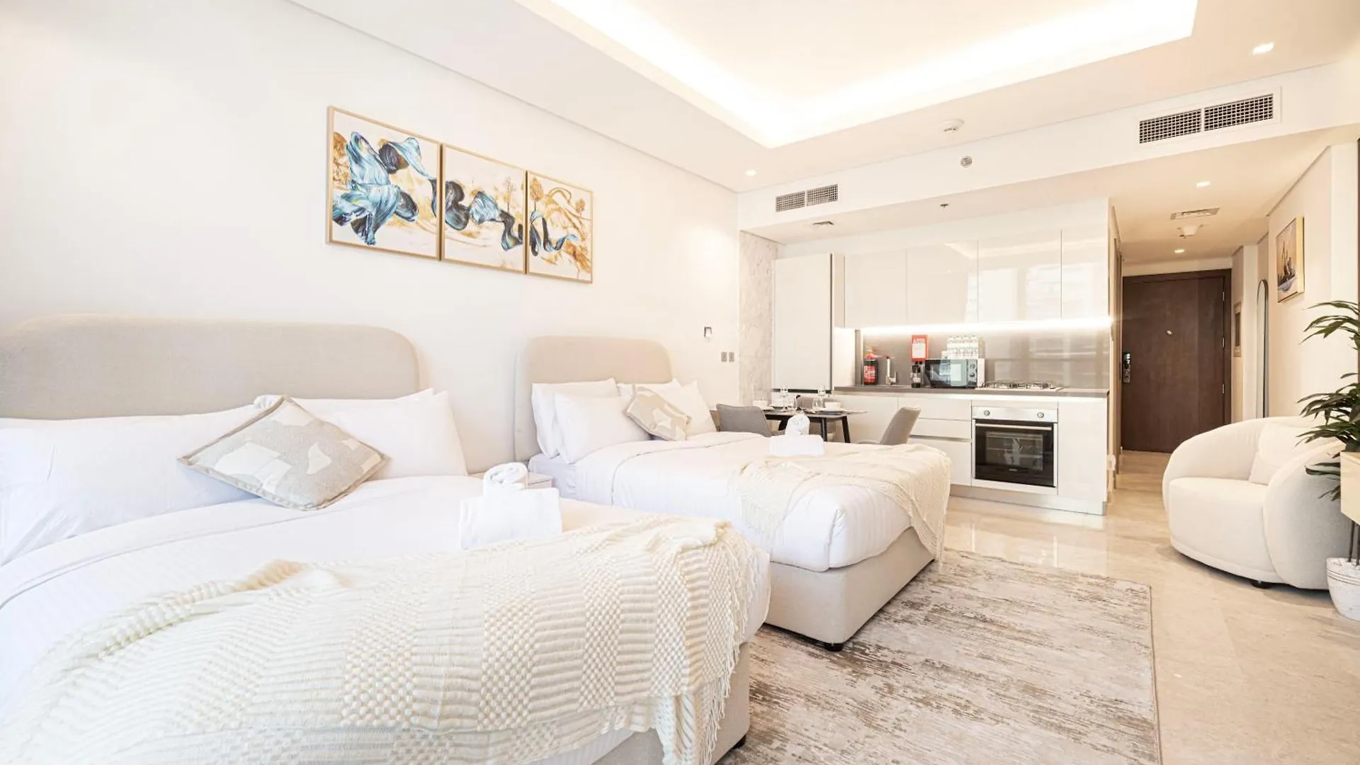 Outstanding New Studio With 2 Double Beds,In Downtown Dubai