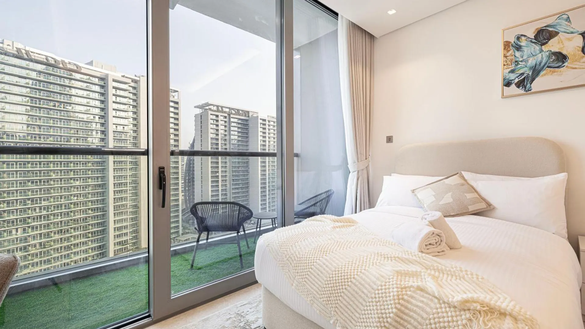 Outstanding New Studio With 2 Double Beds,In Downtown Dubai